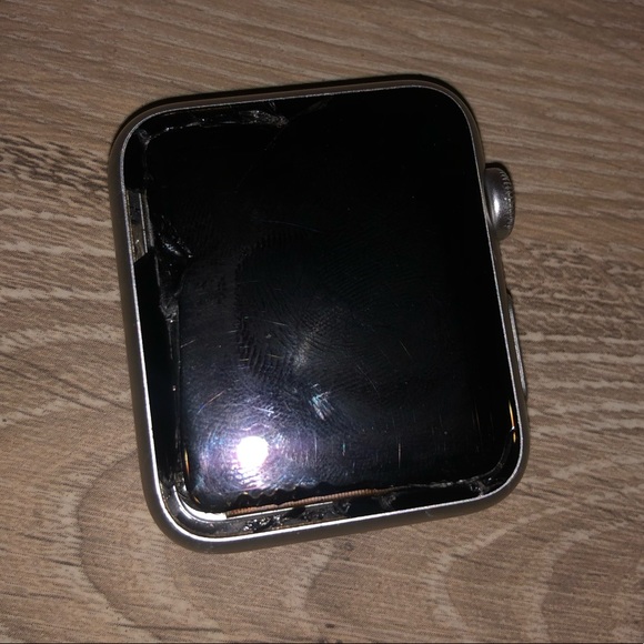 Series 1 - Apple Watch - 38 MM - Band - Charger - Picture 5 of 7